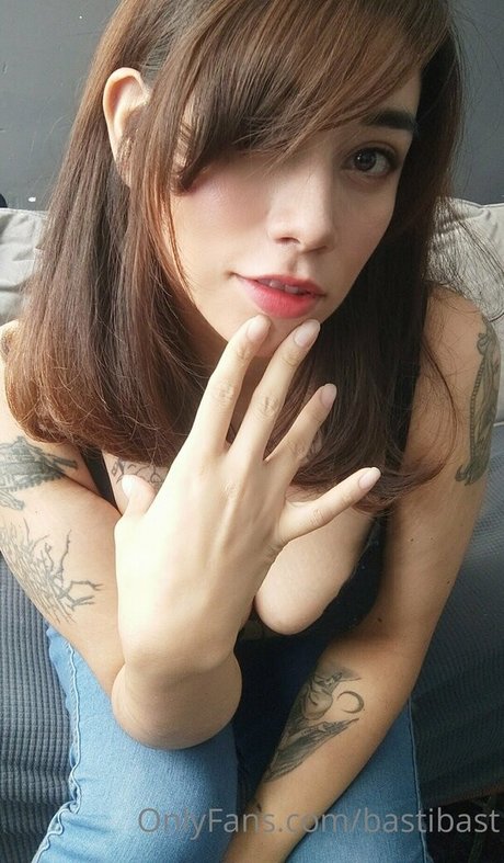 bastibast ヌード女優 アーカイブ