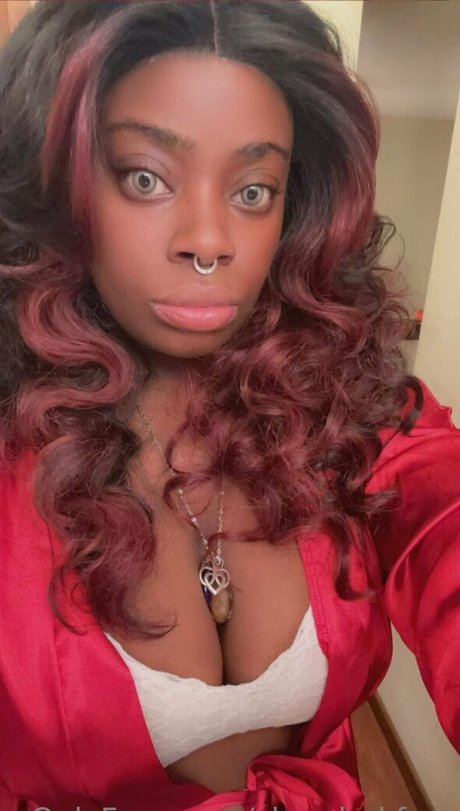 痩せた金髪の熟女OnlyFans ポルノ 画像