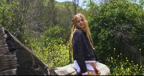 Angourie Rice 裸のスター 写真