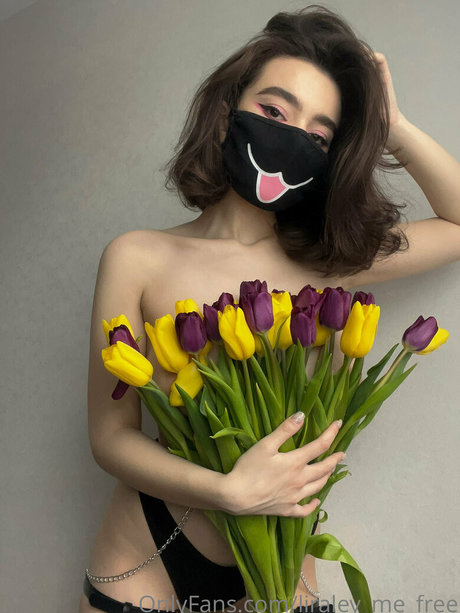 liraley me free セックススター 画像