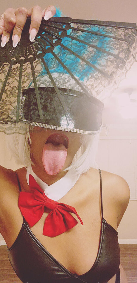 trixietrxx 裸のモデル 写真