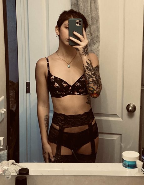 ゲイの若いOnlyFans 裸 写真