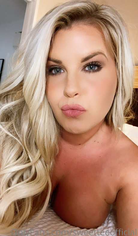 sweetteeofficial ポルノスター 美しい 写真