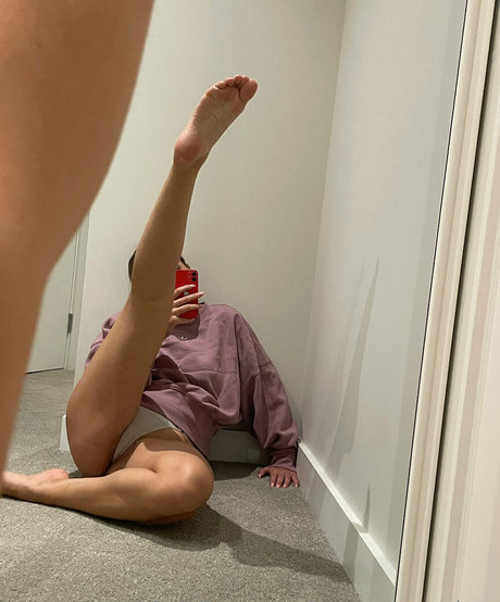 barefoothottiex 素敵な女優 画像