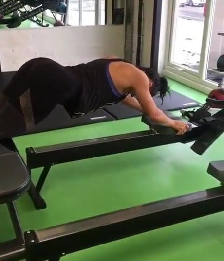 金髪の小柄なOnlyFans 裸 写真