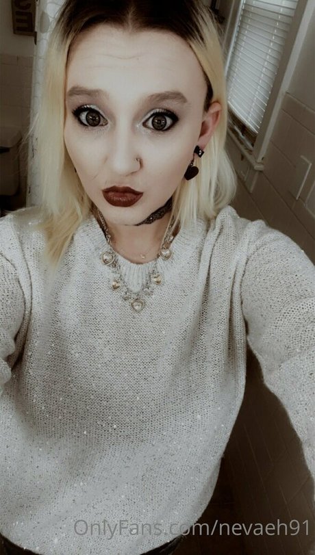 ゴスアジアンOnlyFans ヌード 写真