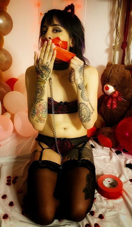 skullcandybri エロティックなモデル 写真