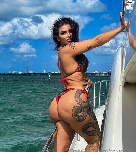 toxicavip 完璧なモデル 写真