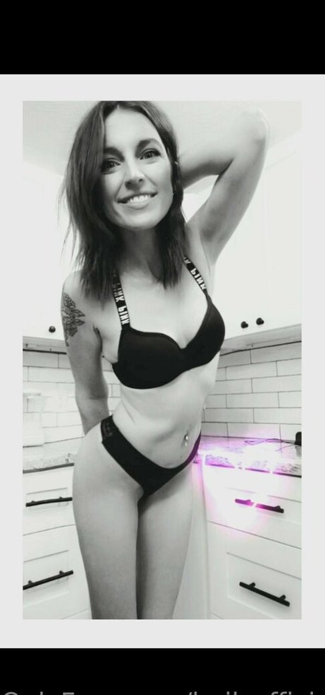 hailsofficially 美しい女優 写真