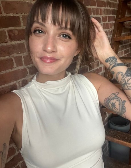 Alanah Mackie ポルノスター セックス ギャラリー