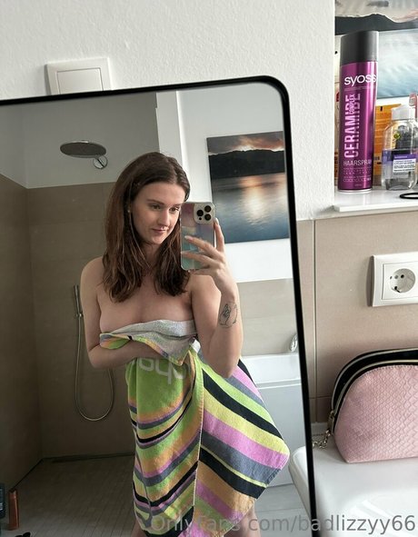 badlizzyy66 スター ヌード 画像