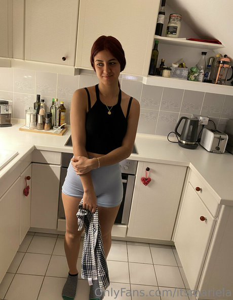 itsmariela ポルノモデル 写真