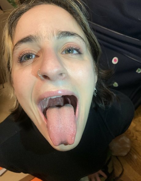 黒檀のシャワー OnlyFans ヌード ギャラリー