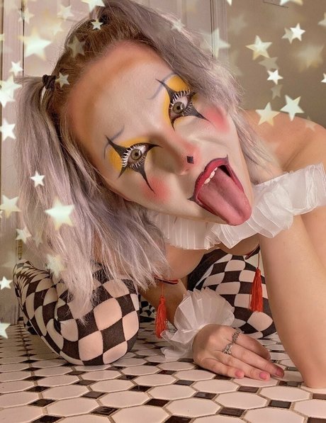 アマチュアペッギングOnlyFans アートヌード 写真