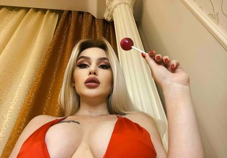 liya barbi your 裸のスター 写真