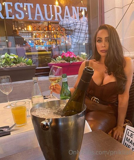 pnikitafr ポルノモデル ギャラリー