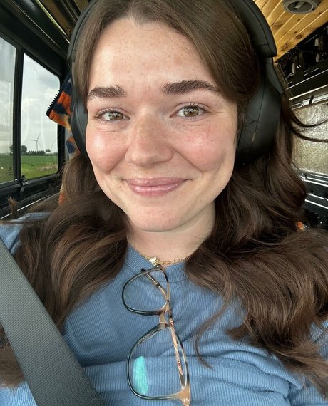 小柄なブロンドの熟女OnlyFans 美しいポルノ 写真