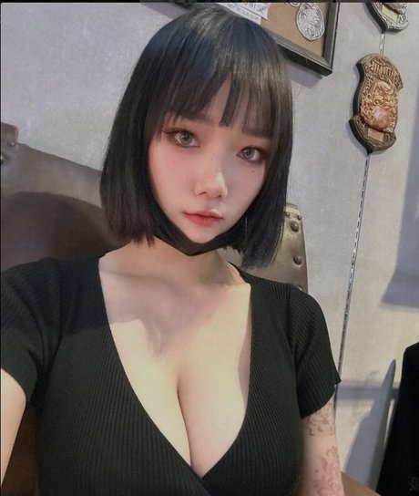 r 1 1111 スター ヌード 写真