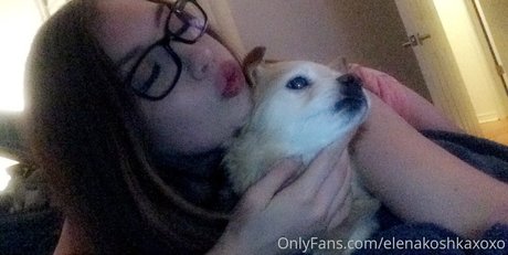 姉妹のOnlyFans 美しい裸 画像