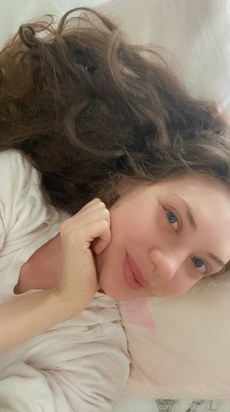 Elenakoshkaxoxo 無料のポルノスター 写真