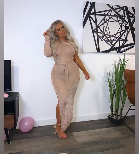 黒檀の小人OnlyFans セクシー 写真