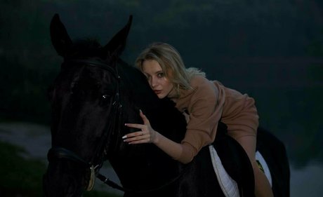 曲線美のアナルOnlyFans セクシーヌード 画像