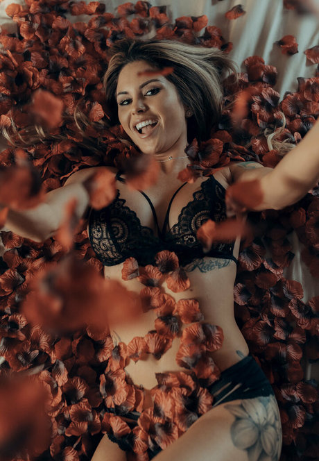 Kristen Strout 裸のモデル 写真