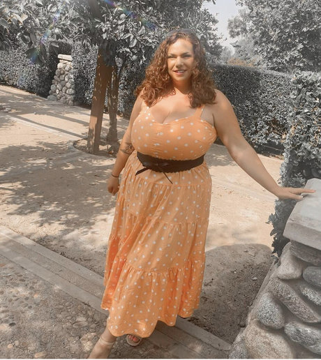 膨らみ OnlyFans セクシーヌード 写真