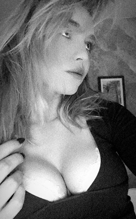 loveachloe アダルトモデル 写真