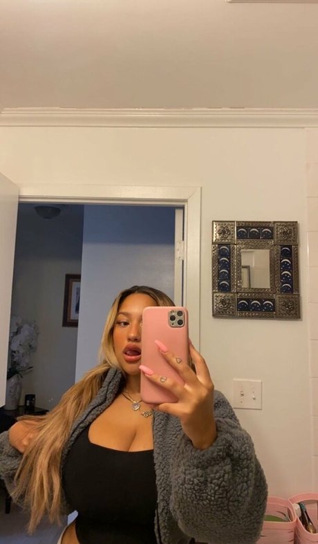 小柄なBBC OnlyFans アートポルノ 写真