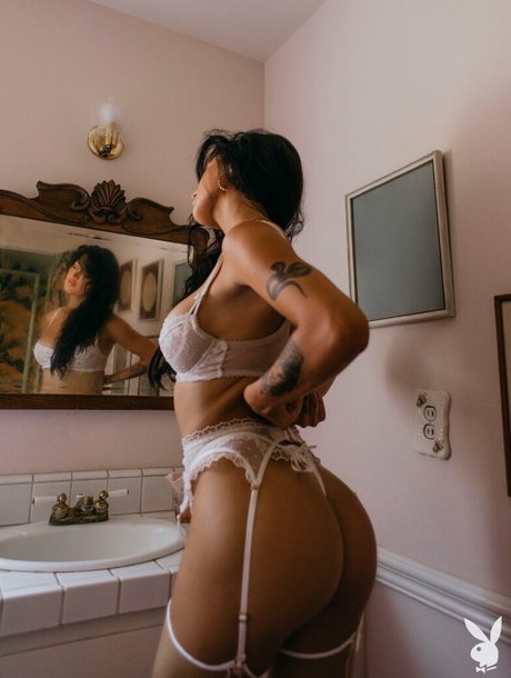 Riley Riviera ヌード女優 写真