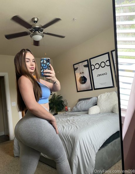 em098 セクシー女優 写真