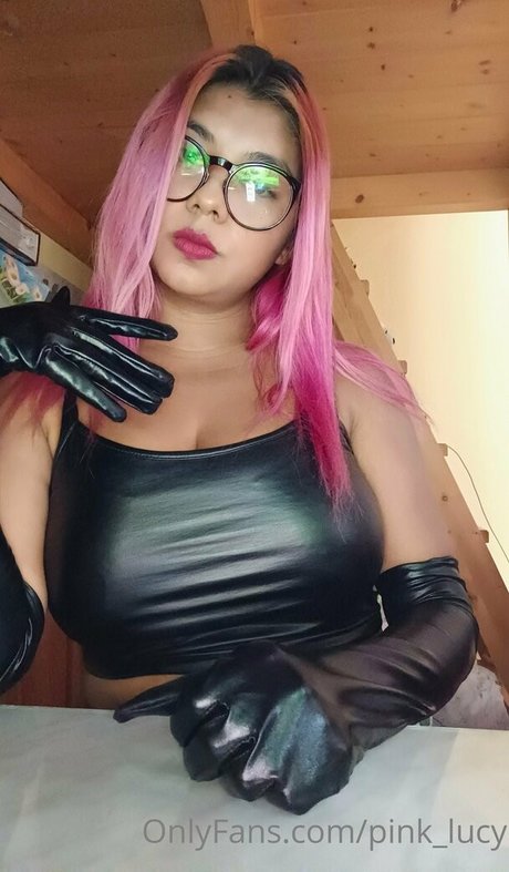 pink lucy アダルトモデル ギャラリー