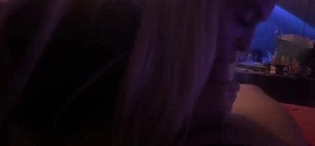 チンコを持つ女たち OnlyFans 美しい 画像