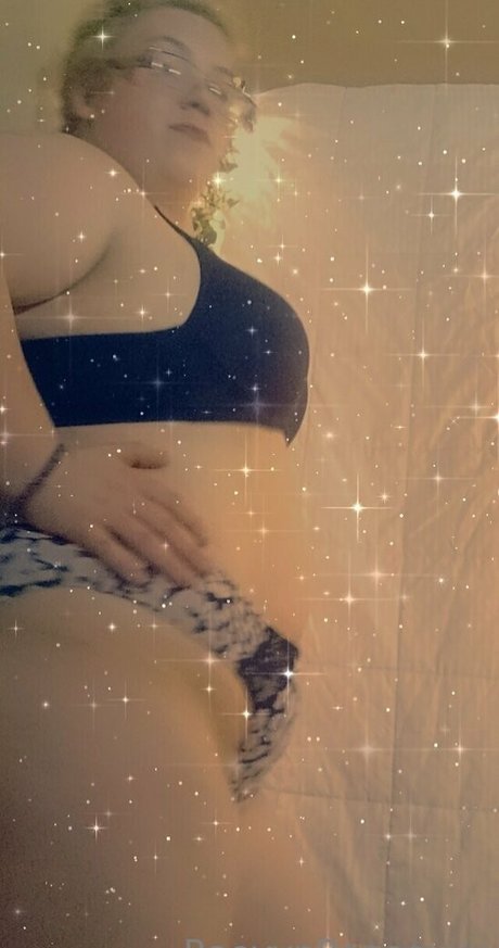 リップスオンリーファンズ 美しいヌード 画像