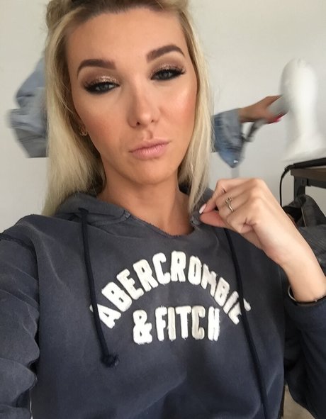 アジアのティーンオンリーファン ホットxxx 写真