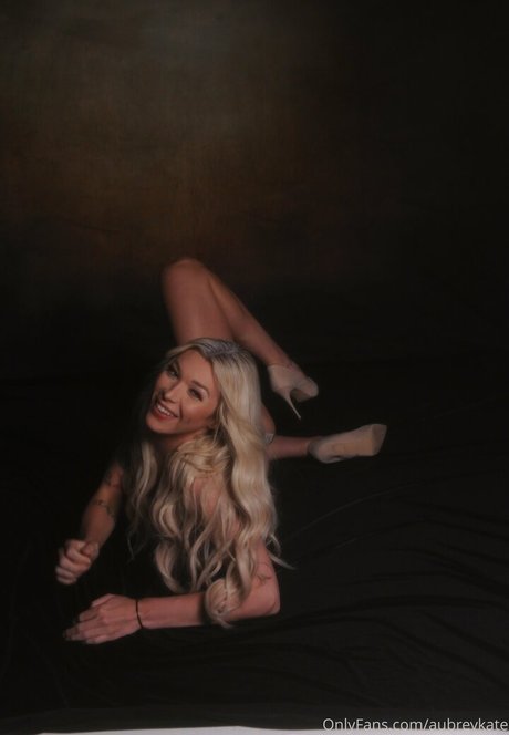 裸のシャワー OnlyFans 無料セクシー 画像