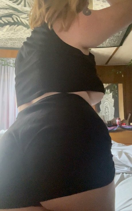 黒檀の小人OnlyFans ポルノ 画像