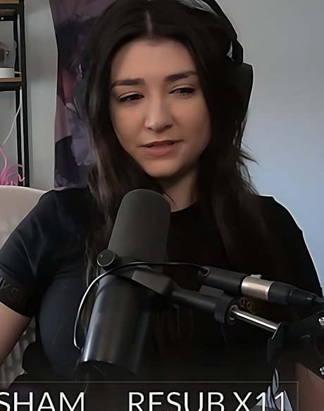 ブルネットの教師OnlyFans アートポルノ 画像