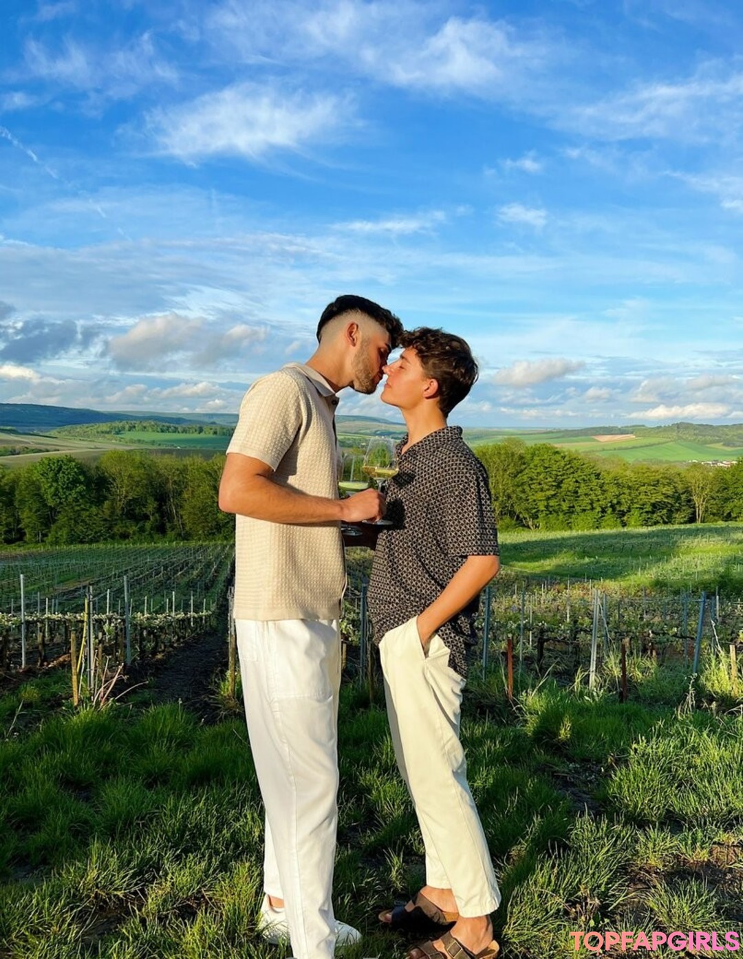 ティーンヌードOnlyFans ポルノ 画像