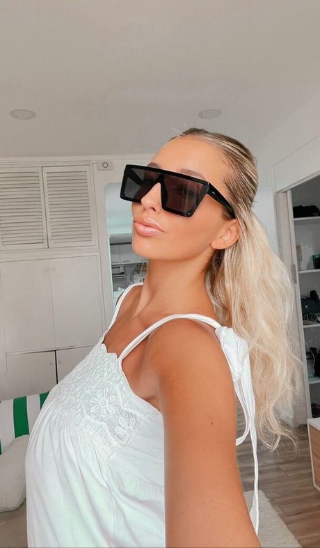 BustyAna ポルノスター アダルト 写真