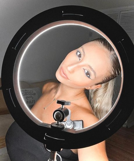 BustyAna ポルノスター アダルト 写真