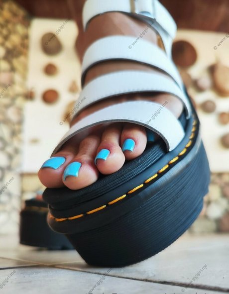 atomictoez 高品質モデル ギャラリー