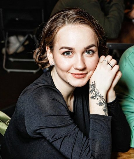 Regina Rodnova 無料のスター 画像