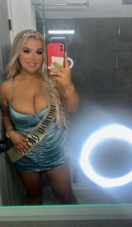 Kayleigh Thomsen セクシーモデル 写真