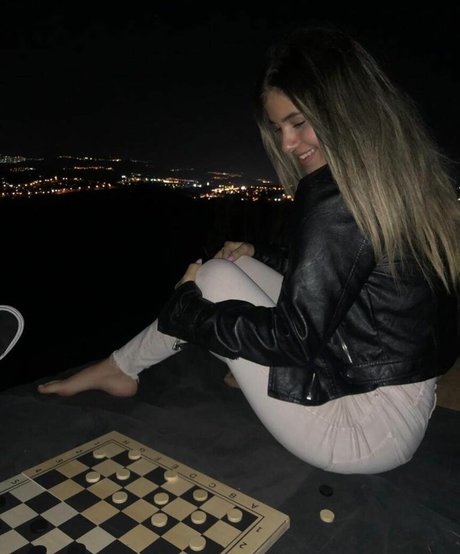 スターティーンオンリーファンズ ホットxxx アーカイブ