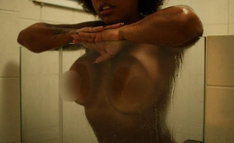 Franciele San アートスター アーカイブ