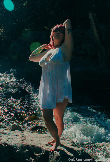 ゴスアジアンOnlyFans 美しいヌード ギャラリー