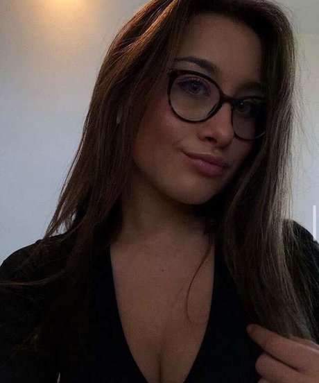 Maelyss Lpg セクシーなポルノスター 写真