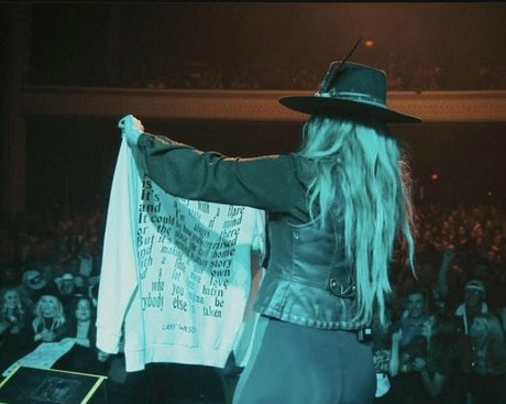 Lainey Wilson 独占ポルノスター アーカイブ